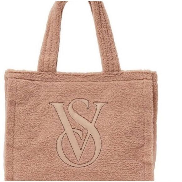 ✨VICTORIAS SECRET COZY PLUSH SHERPA TOTE BAG✨ - Picture 4 of 10